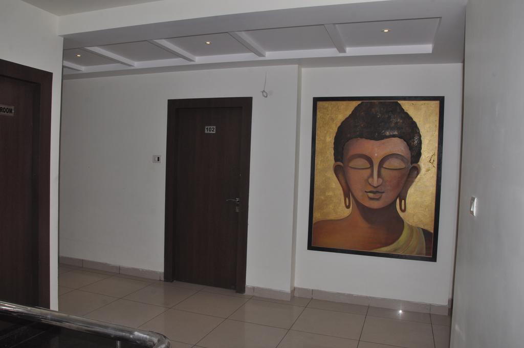Hotel Surya Haldwāni Exteriér fotografie