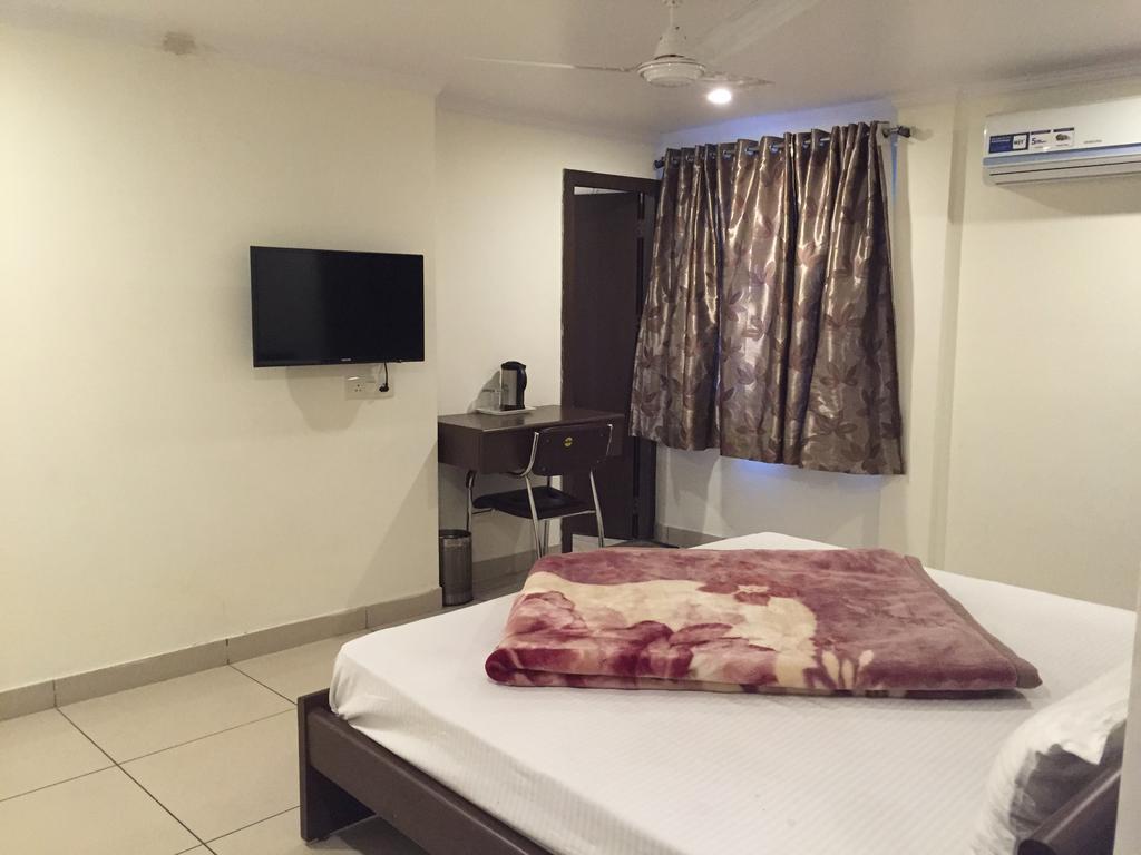 Hotel Surya Haldwāni Pokoj fotografie