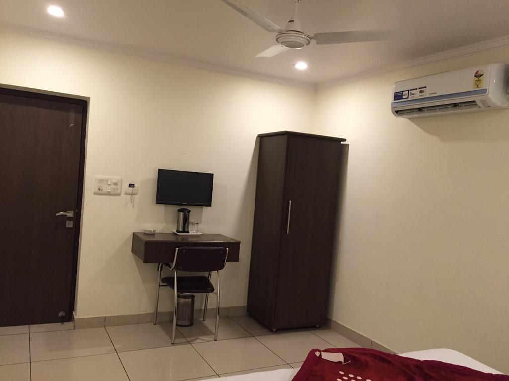 Hotel Surya Haldwāni Pokoj fotografie